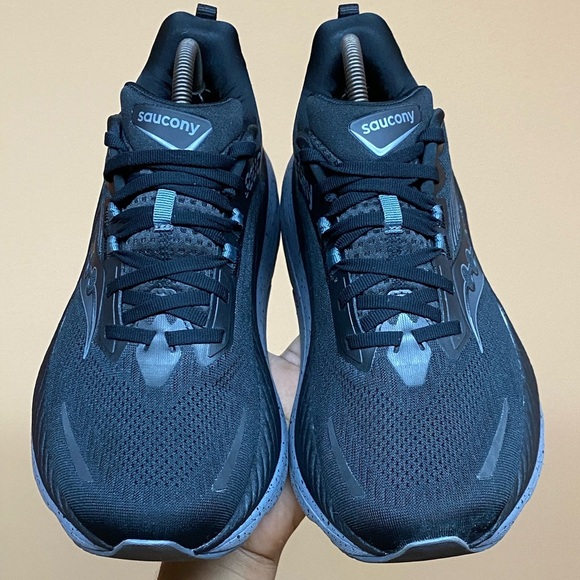 Saucony Hurricane 24 Men’s Running Sneakers Black Shadow Size 9.5 S20933-101 - Picture 11 of 16